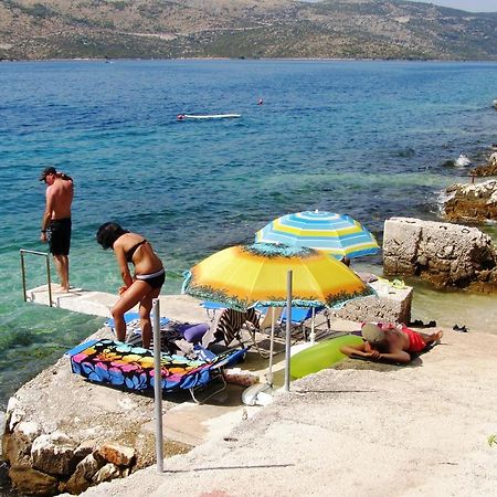 Apartments By The Sea Seget Vranjica, Trogir - 7508 מראה חיצוני תמונה