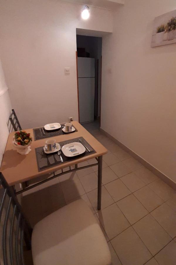 Apartments By The Sea Seget Vranjica, Trogir - 7508 מראה חיצוני תמונה